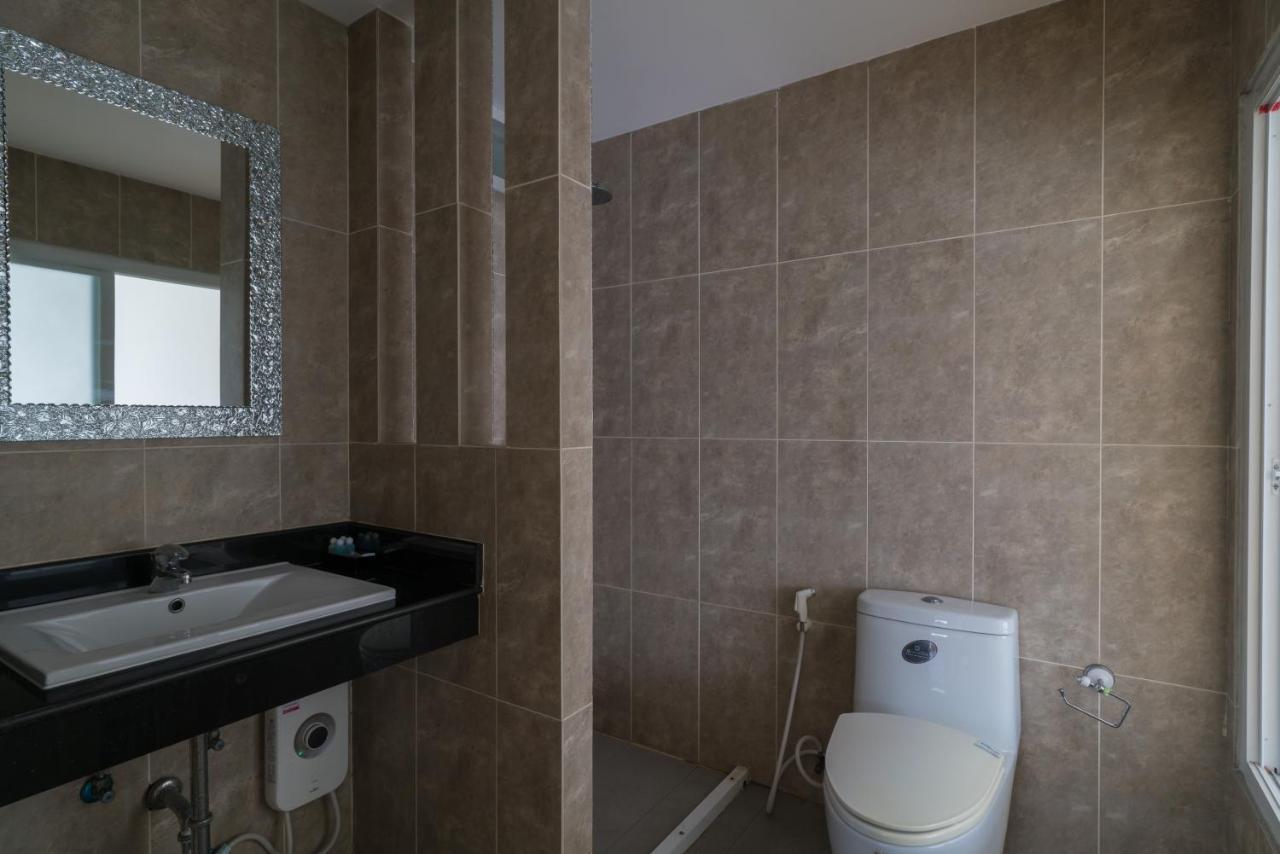 Goldstone Residency Patong , Phuket 아파트 외부 사진
